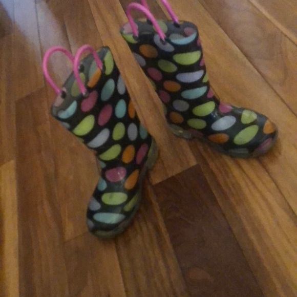 NORDSTROMS Light up rain boots - Picture 5 of 7